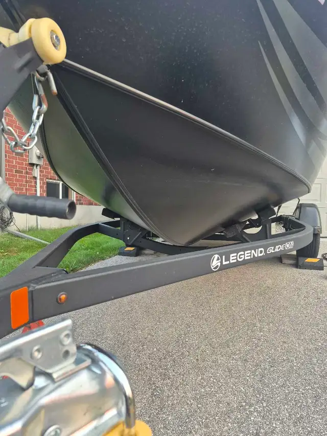 Legend F17 in Powerboats & Motorboats in Guelph - Image 8
