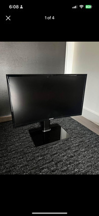 24” Curved Samsung Monitor with Adjustible monitor stand