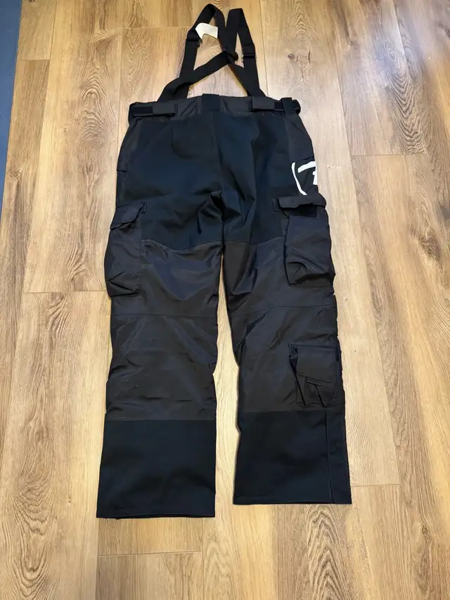 NEW ROSSIGNOL ski pants XL in Other in Ottawa - Image 3