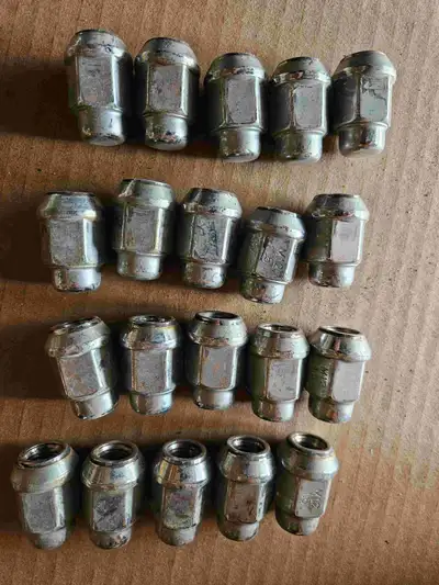 SET OF SHORT WHEEL LUG NUTS (20), View more
