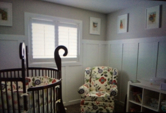 Round Baby Crib and Rocking Chair in Cribs in Edmonton