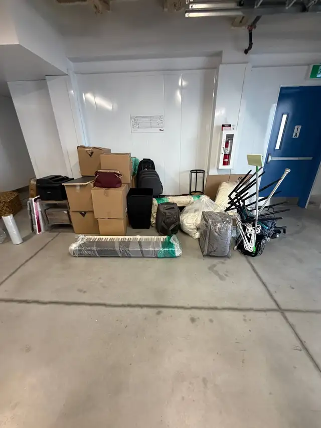 Moving/Delivery573776321441976325