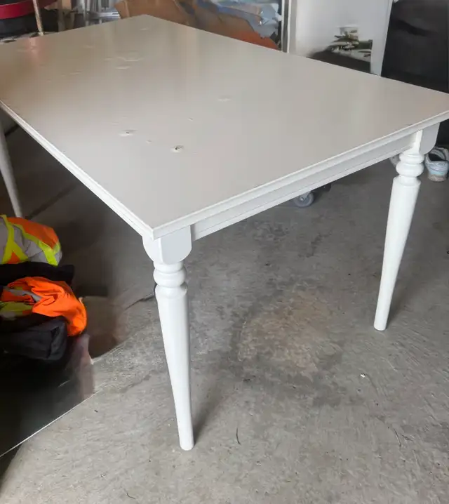 Extendable party  table in Dining Tables & Sets in Barrie - Image 2