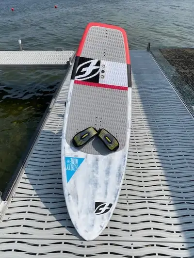 Ensemble de kitefoil, View more