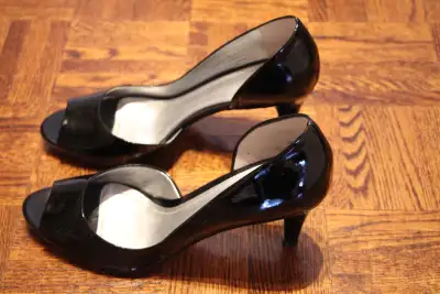 Chaussures en cuir vernis, View more