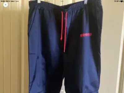 Pantalon sport en nylon grandeur LargeBrooks pour femme  20$, View more