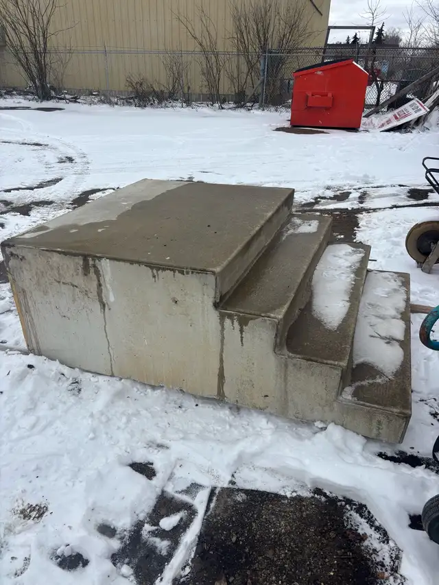 concrete steps  in Other in Edmonton - Image 2