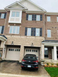 Three bedrooms townhouse for rent in Hamilton from June 1st-2024