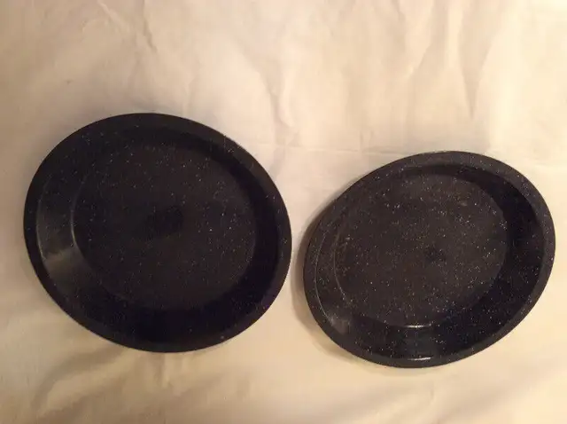 Vintage ENAMELWARE/GRANITEWARE-Various Items-Excellent Condition in Arts & Collectibles in City of Toronto - Image 6
