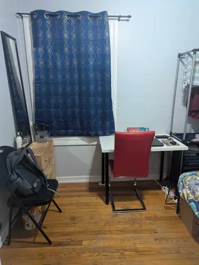 2 Rooms for Rent near UWindsor, 5 mins walk