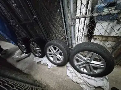 All season Dunlop Enasave M+S with alloy rims/wheels. Very good condition. Factory Toyota Corolla ri...