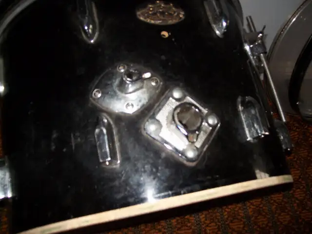 Coronet Deluxe Qualit Vinatage Kick Drum Base 20 1/2" For Parts in Drums & Percussion in Oakville / Halton Region - Image 11