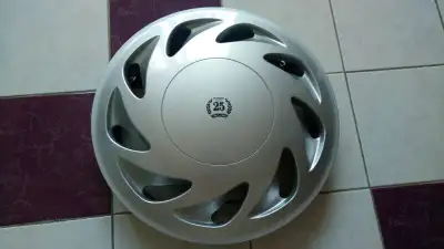 BRAND NEW NEVER USED Genuine Toyota 25th Anniversary Hubcap for that years Corolla (13 inch rim) As...