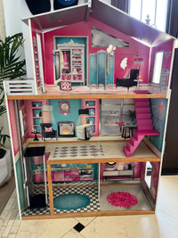 Doll house 