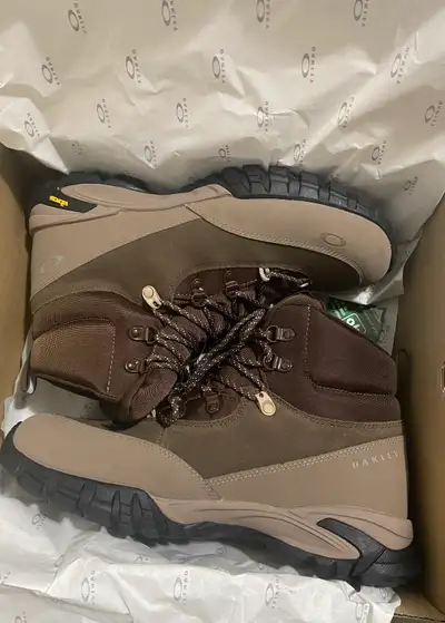 Oakley mens Vertex Boots size 9.5 US, View more