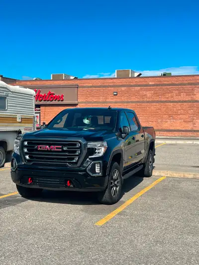 Beautiful truck custom ordered brand new! Loaded!!! Even has a Bluetooth stereo in tailgate! Factory...