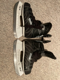 Youth Skates Size Y10 - Bauer Supremes