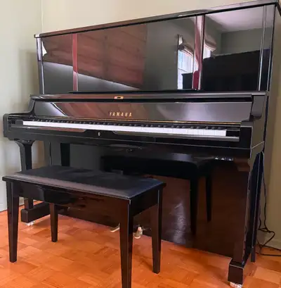 Yamaha YUS5 Professional Upright Piano (2010) – Polished Ebony, View more