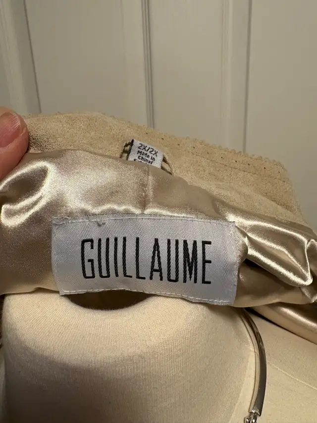 Woman’s Suede Jacket in Women's - Tops & Outerwear in Oakville / Halton Region - Image 7