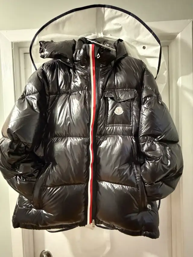 Manteau Moncler jacket in Men's in Laval / North Shore - Image 4