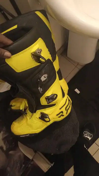 Fox Instinct Boots - Size 10, View more