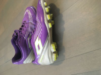 Souliers soccer gr.4 soccer shoes-