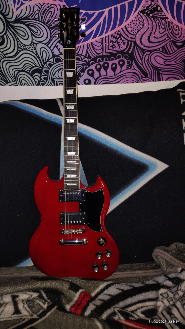 harley benton sc580 sg in Guitars in Sherbrooke - Image 3