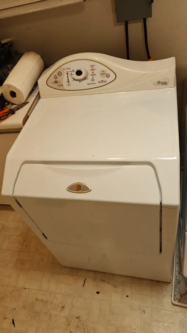 Maytag Neptune 27 Inch Electric Dryer with 6.0 Cu. Ft. capacity in Washers & Dryers in City of Halifax - Image 2