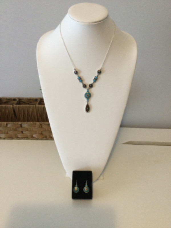 AVON * Native Necklace & Earring Set * Turquoise & Brown in Jewellery & Watches in Edmonton - Image 3