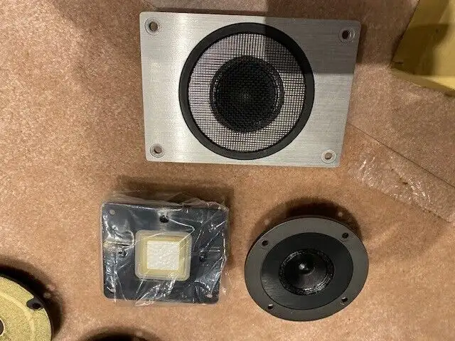 Collection of high end and brand name Speakers and Tweeters in Speakers in Markham / York Region - Image 3
