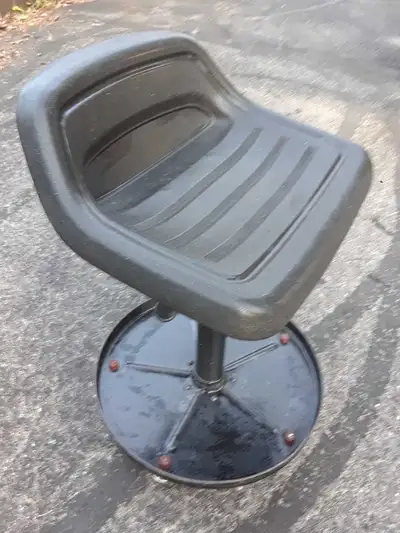 rolling shop seat/ stool, View more