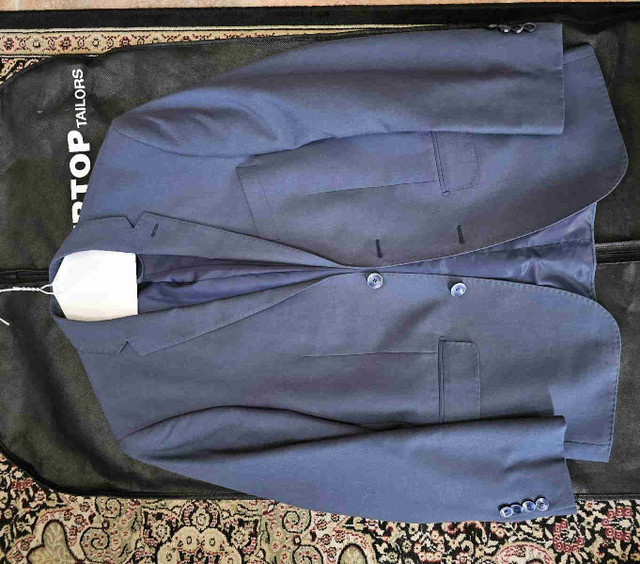 Bellissimo suit jacket and pants in Men's in Oakville / Halton Region