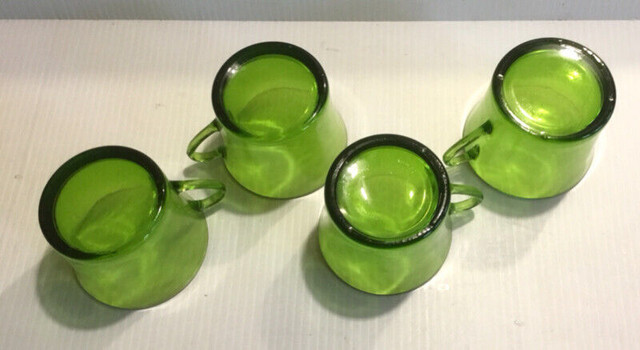 Duralex France Vintage Green Glass Coffee Tea Mugs 4 pc in Arts & Collectibles in St. Catharines - Image 4