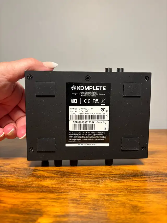 NATIVE INSTRUMENTS KOMPLETE Audio 1 2-Input Audio Interface 62864362632067124