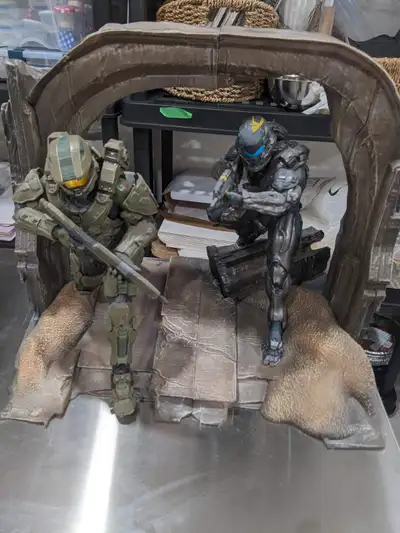 Halo 5 Guardians collectors edition statue., View more