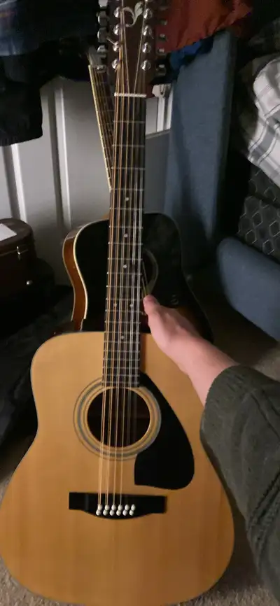 Yamaha 12 string, View more