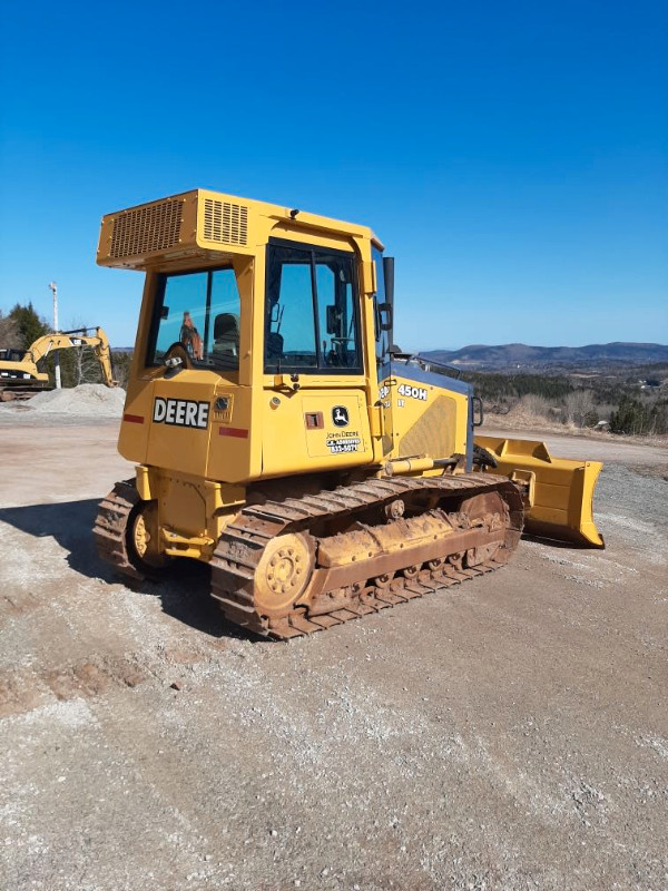 2004 John Deere Dozer 450H in Heavy Equipment in Saint John - Image 2