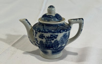 Rare Vintage Blue Willow Miniature Tea Pot