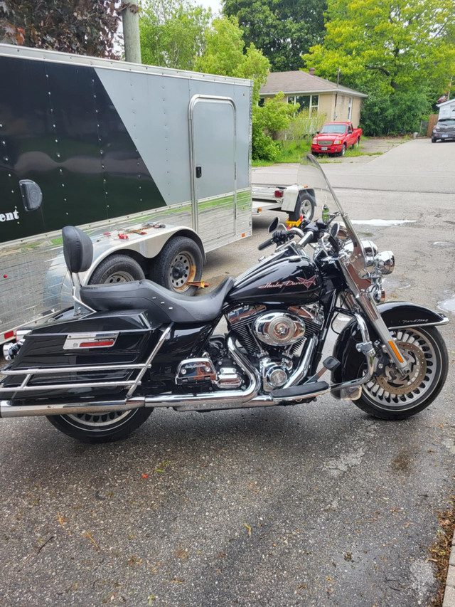 2009 ROAD KING in Touring in Oshawa / Durham Region - Image 3