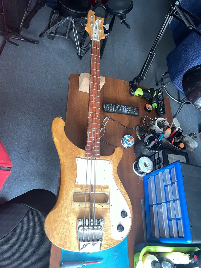 Bass Guitar Setups in Guitars in Bedford - Image 8