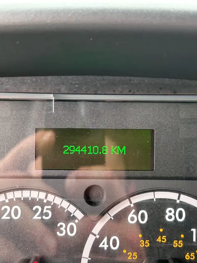 2016 freightliner m2 18’ reefer truck in Heavy Trucks in Napanee - Image 11