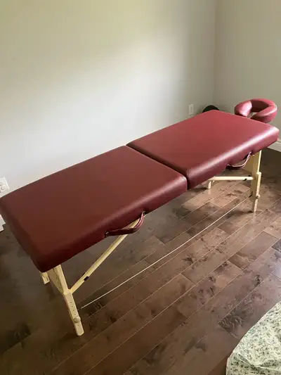 Massage table in excellent condition Call for more details 514 892 2385