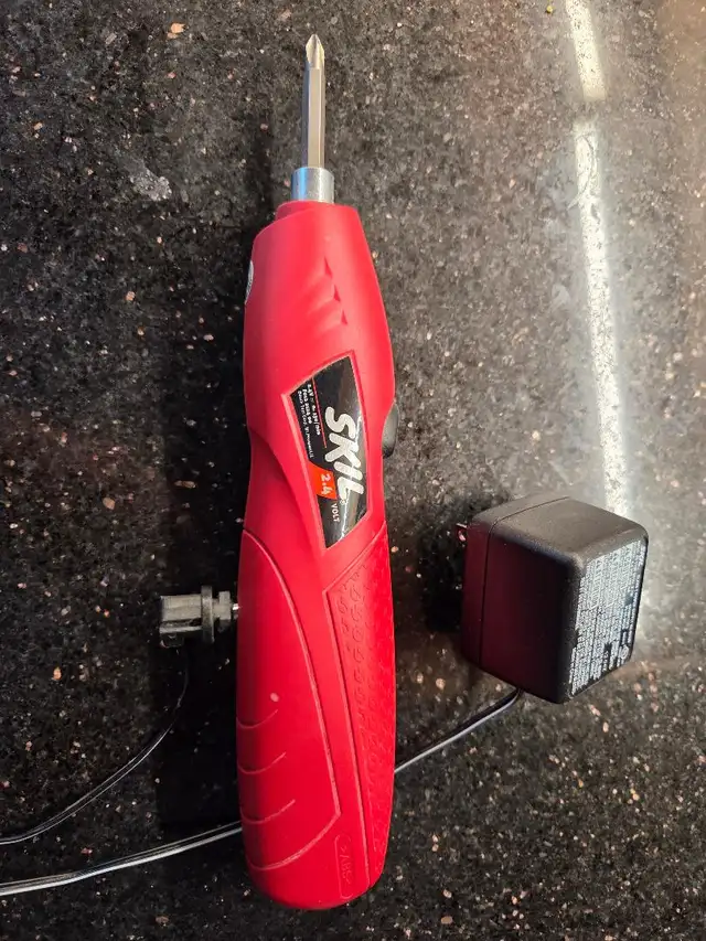 Skil cordless screw driver63694106680449120