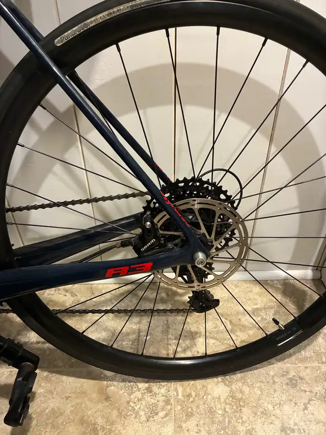 Cervélo R3 54 cm carbon road bike in Road in Thunder Bay - Image 4