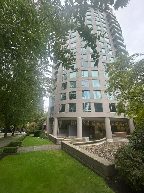 1 Bed   Den Condo at The Jetson