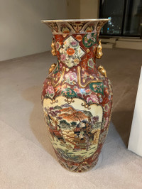 Large Japanese Motif Vase