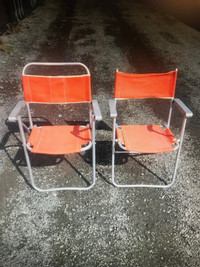 2 different vintage lawn chairs 