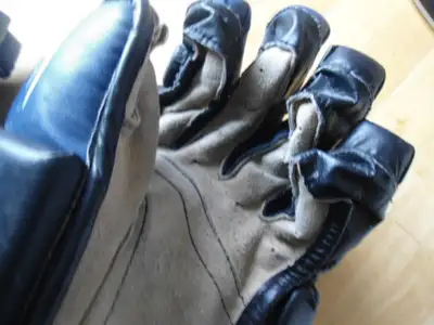 BAUER SUPREME 1000 ADULT HOCKEY GLOVES, View more