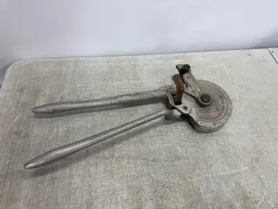 Cintreuse a Tuyau Ridgid 358 Ratchet 5/8" Tube Bender, View more