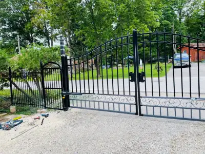 16 ft dual swing driveway gate ( each panel 8ft wide) $1499.999 Also available in Deer Design $1774....
